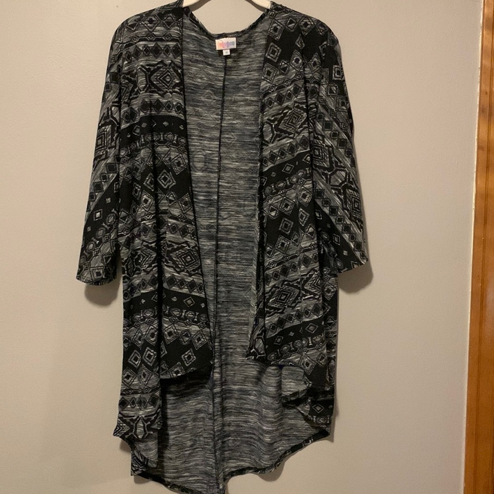 LuLaRoe Lindsay Kimono style cardigan black with gray Aztec pattern